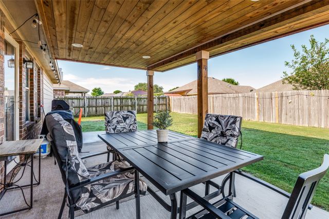 203 Commonwealth Circle, Waxahachie, TX 75165