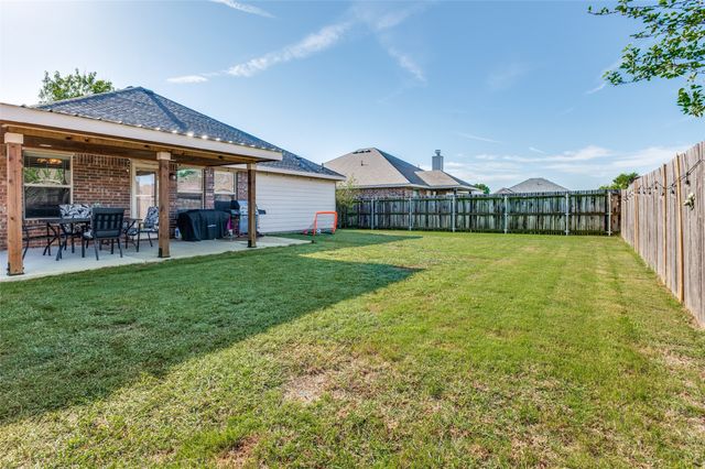 203 Commonwealth Circle, Waxahachie, TX 75165