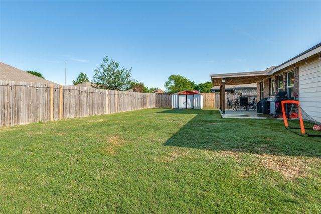203 Commonwealth Circle, Waxahachie, TX 75165