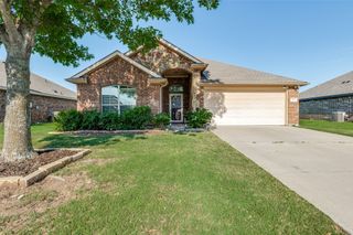 203 Commonwealth Circle, Waxahachie, TX 75165