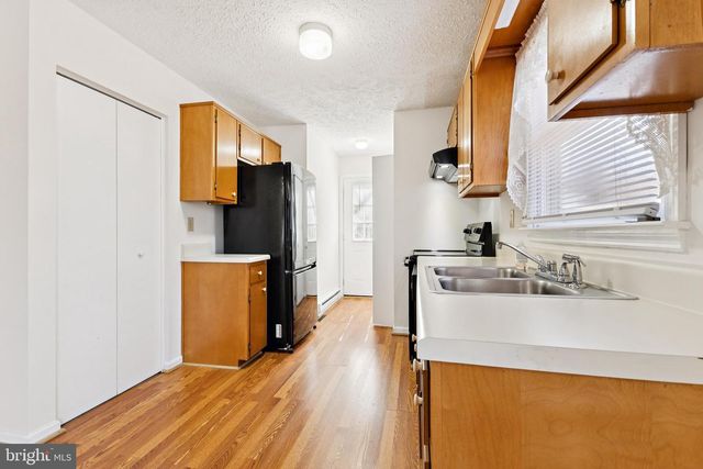 7830 LAKE DR, Manassas, VA 20111