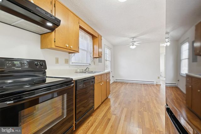 7830 LAKE DR, Manassas, VA 20111