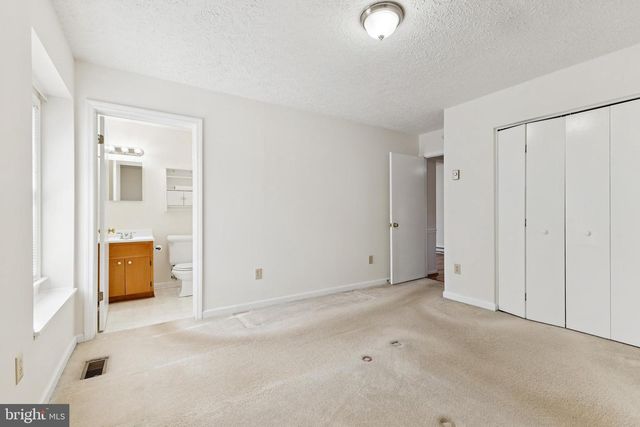 7830 LAKE DR, Manassas, VA 20111