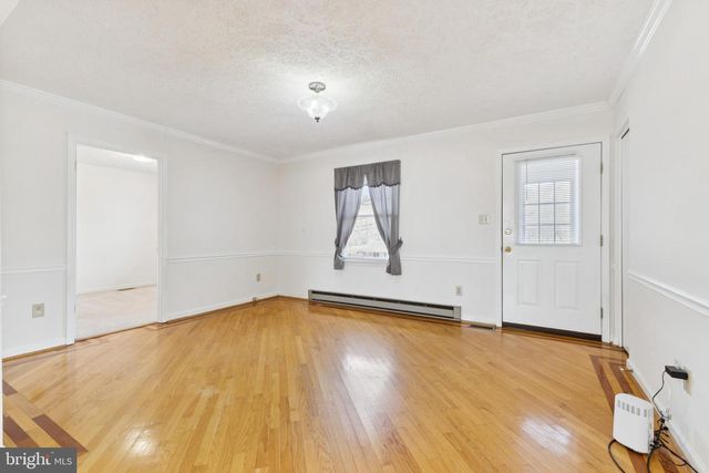 7830 LAKE DR, Manassas, VA 20111