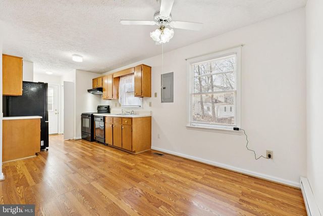 7830 LAKE DR, Manassas, VA 20111