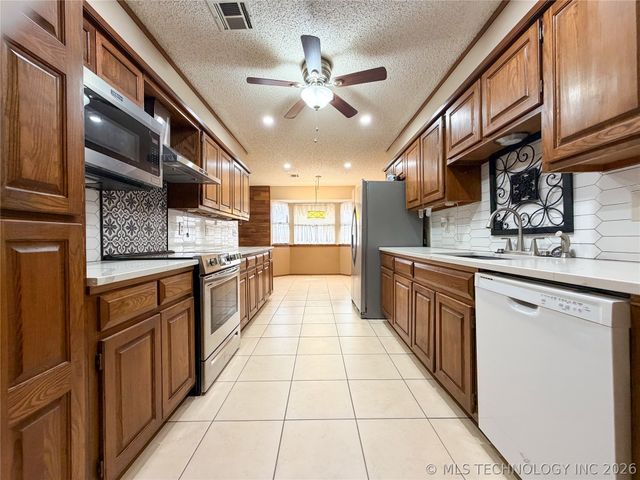 3402 Dakota Avenue, Muskogee, OK 74403