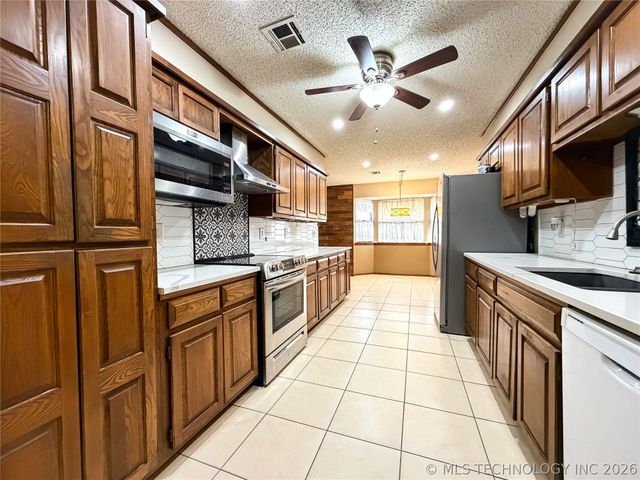 3402 Dakota Avenue, Muskogee, OK 74403