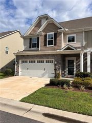 514 Eldridge LN, Chesapeake, VA 23322