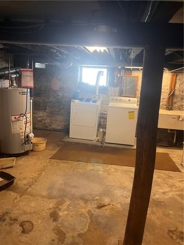 702 Vine, West Newton, PA 15089