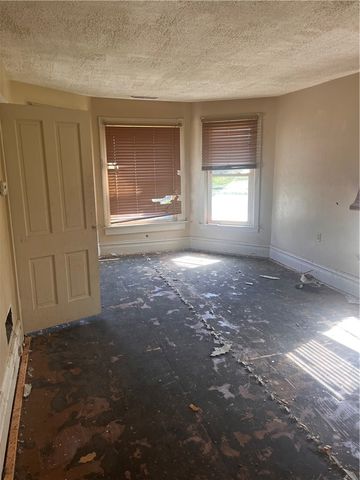 702 Vine, West Newton, PA 15089