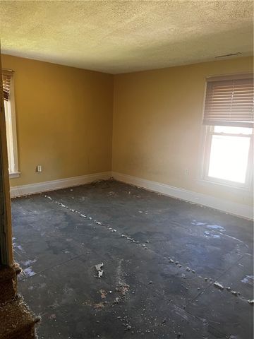 702 Vine, West Newton, PA 15089