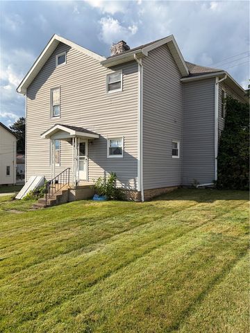 702 Vine, West Newton, PA 15089