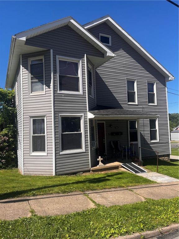 702 Vine, West Newton, PA 15089