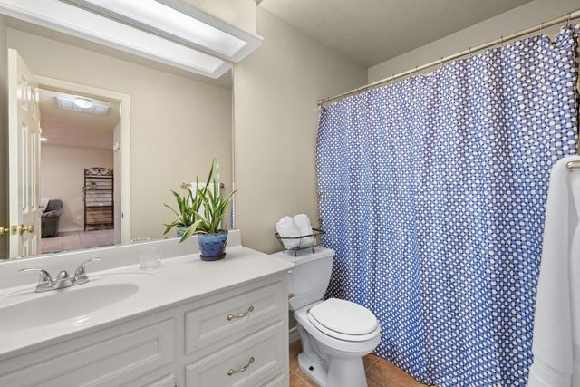 2287 N Earl Rudder Freeway, Bryan, TX 77803