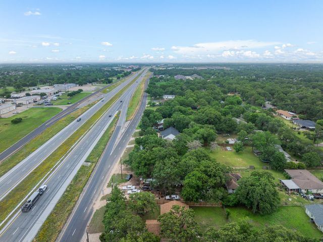 2287 N Earl Rudder Freeway, Bryan, TX 77803
