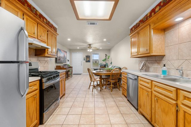 2287 N Earl Rudder Freeway, Bryan, TX 77803