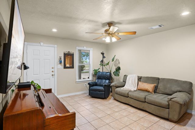 2287 N Earl Rudder Freeway, Bryan, TX 77803