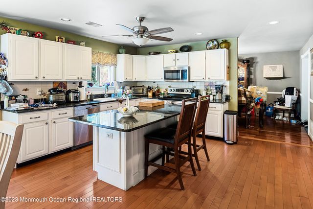 2 Twin Oaks Court, Jackson, NJ 08527