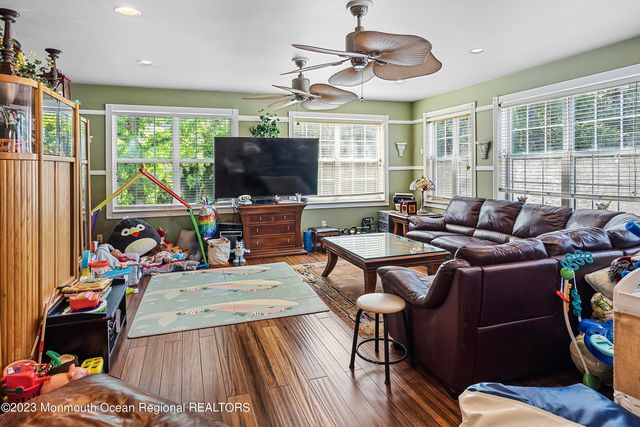 2 Twin Oaks Court, Jackson, NJ 08527