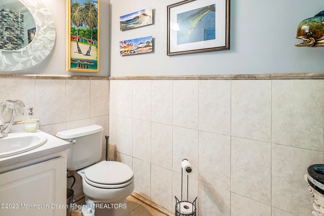 2 Twin Oaks Court, Jackson, NJ 08527