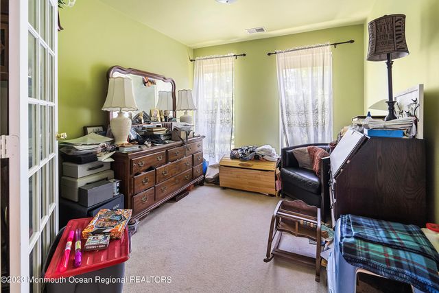 2 Twin Oaks Court, Jackson, NJ 08527