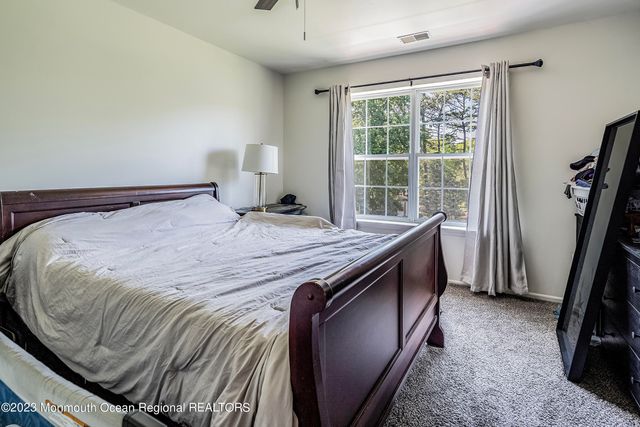 2 Twin Oaks Court, Jackson, NJ 08527