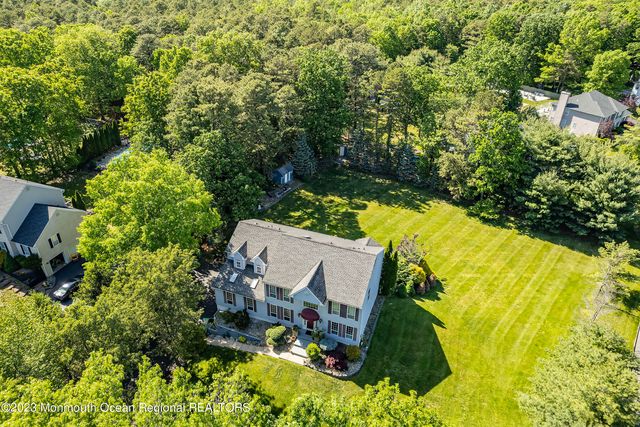 2 Twin Oaks Court, Jackson, NJ 08527