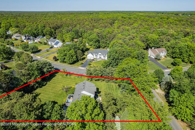 2 Twin Oaks Court, Jackson, NJ 08527