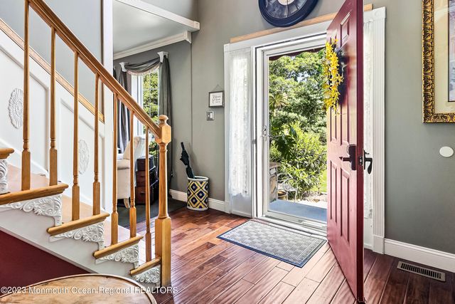 2 Twin Oaks Court, Jackson, NJ 08527