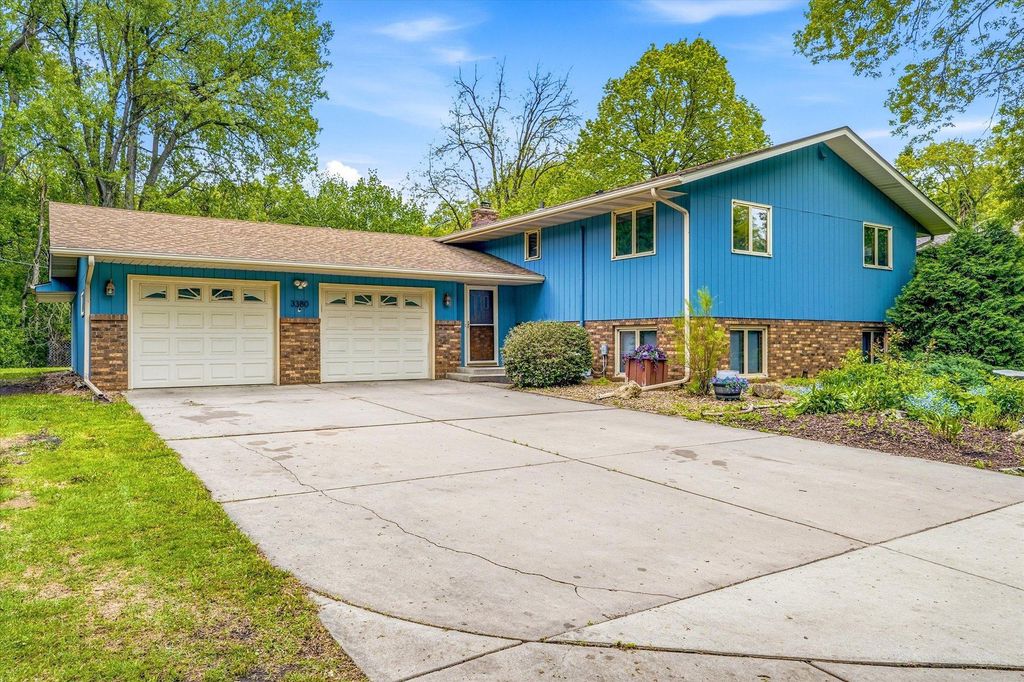 3380 Dunlap Street N, Arden Hills, MN 55112