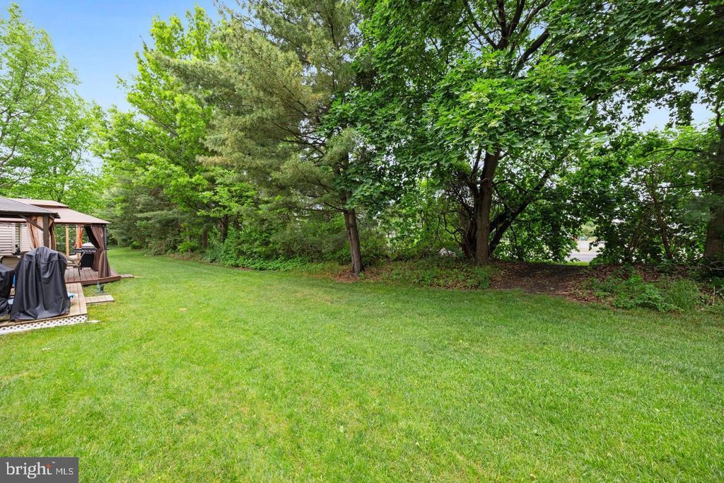 70 FOREST CT, MANTUA, NJ 08051 — photo 2