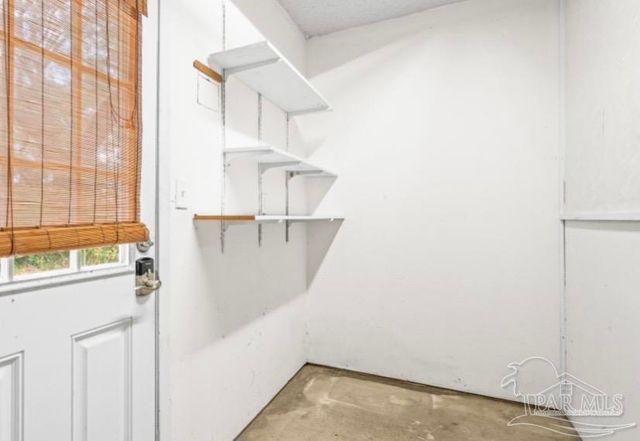 4111 Capri Dr, Pensacola, FL 32504