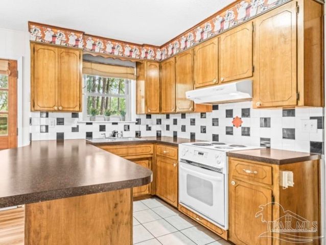 4111 Capri Dr, Pensacola, FL 32504