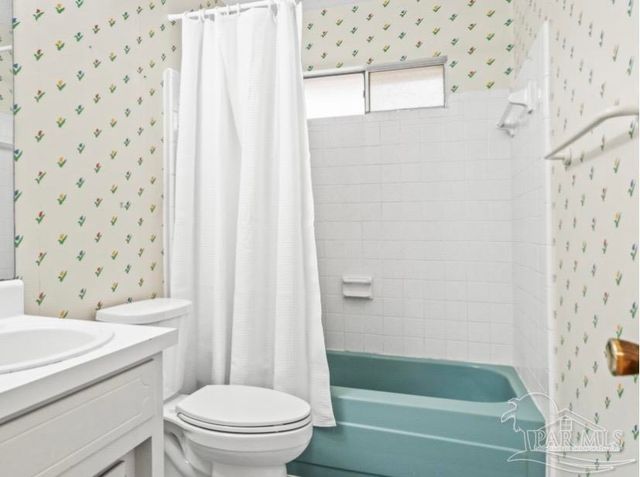 4111 Capri Dr, Pensacola, FL 32504