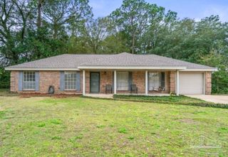 4111 Capri Dr, Pensacola, FL 32504