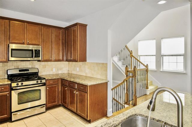 5811 Washington Avenue A, Houston, TX 77007