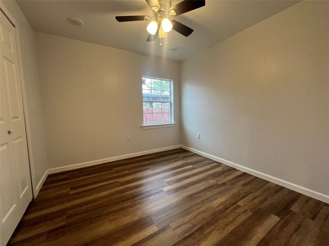 711 N Grimes Street, Giddings, TX 78942