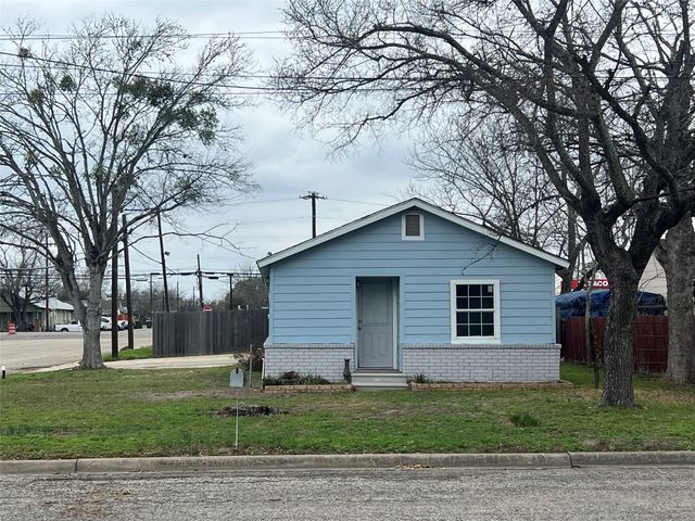 711 N Grimes Street, Giddings, TX 78942