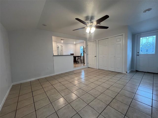 711 N Grimes Street, Giddings, TX 78942