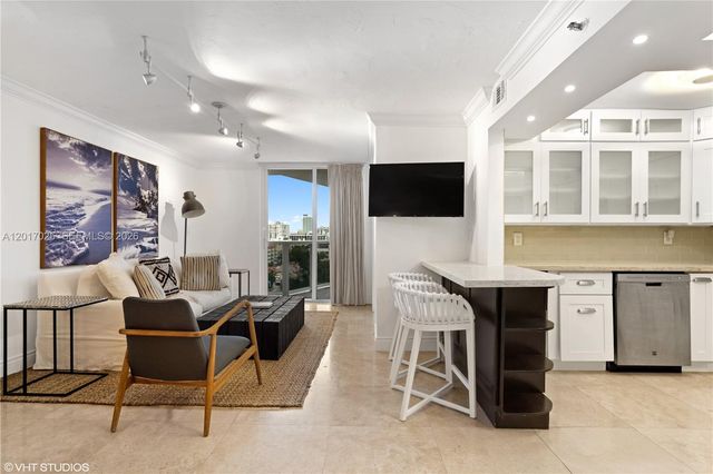 2401 Collins Ave 909, Miami Beach, FL 33140