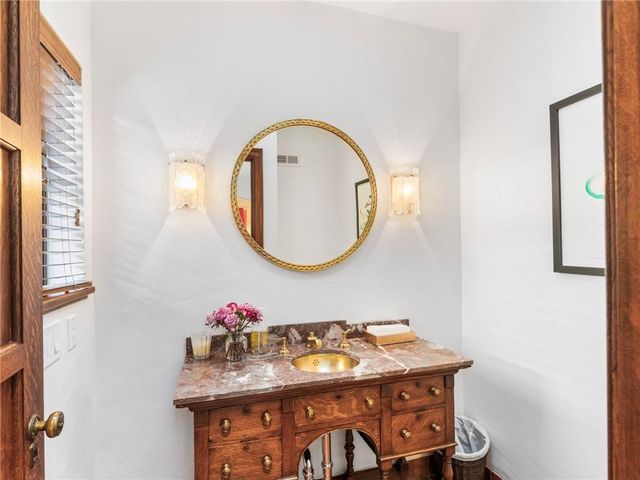 1220 W 64th Street, Kansas City, MO 64113