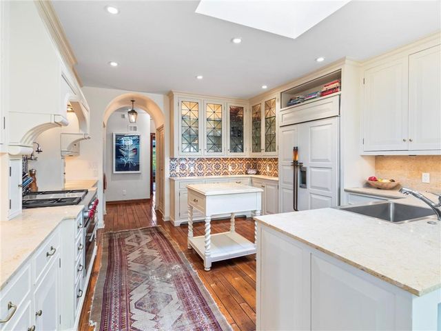 1220 W 64th Street, Kansas City, MO 64113