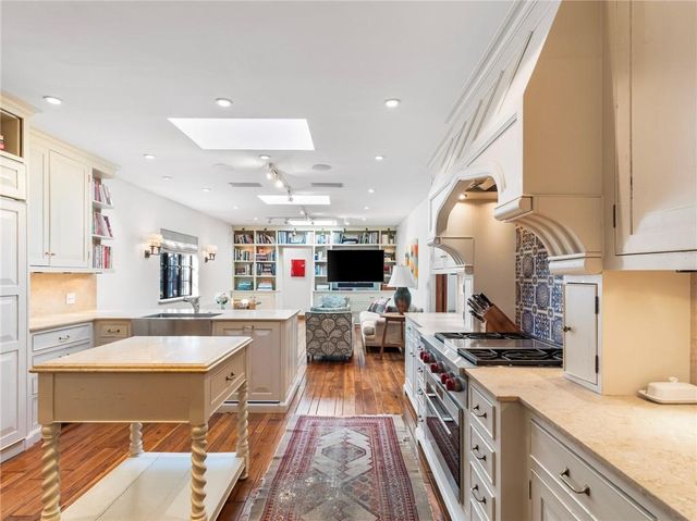 1220 W 64th Street, Kansas City, MO 64113