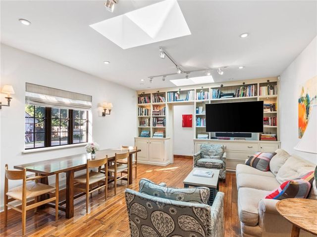 1220 W 64th Street, Kansas City, MO 64113