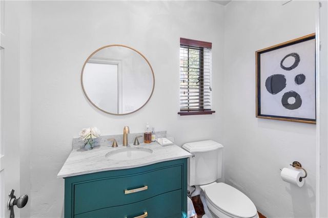 1220 W 64th Street, Kansas City, MO 64113