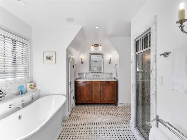 1220 W 64th Street, Kansas City, MO 64113