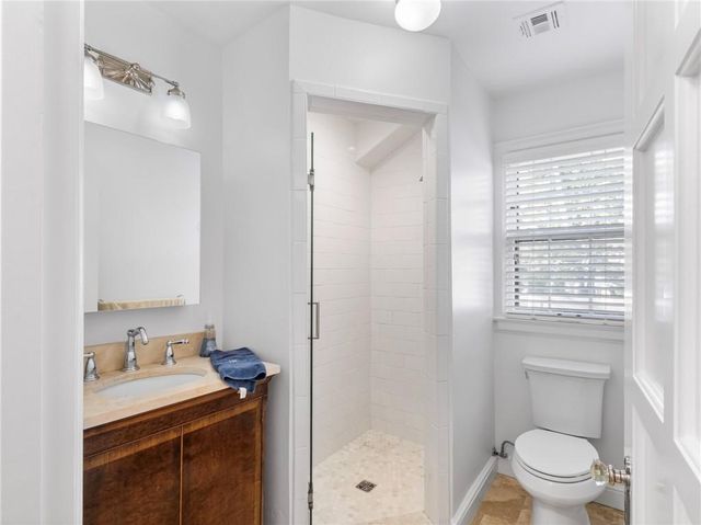 1220 W 64th Street, Kansas City, MO 64113