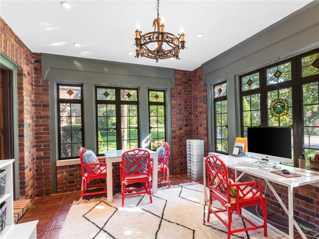 1220 W 64th Street, Kansas City, MO 64113