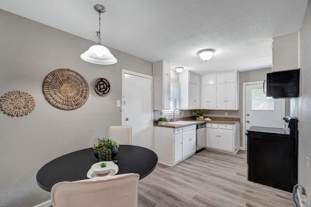 1710 Plymouth Drive N, Irving, TX 75061