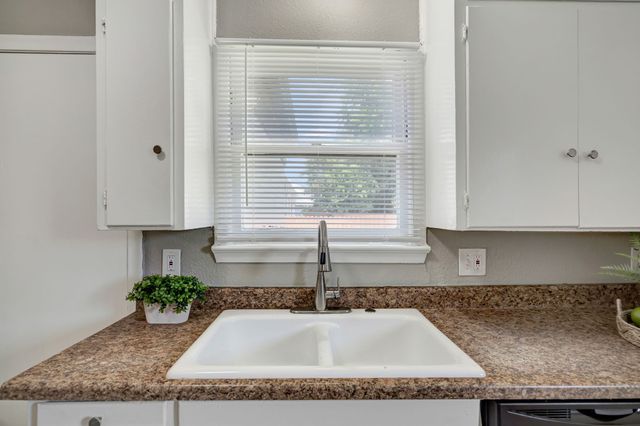 1710 Plymouth Drive N, Irving, TX 75061